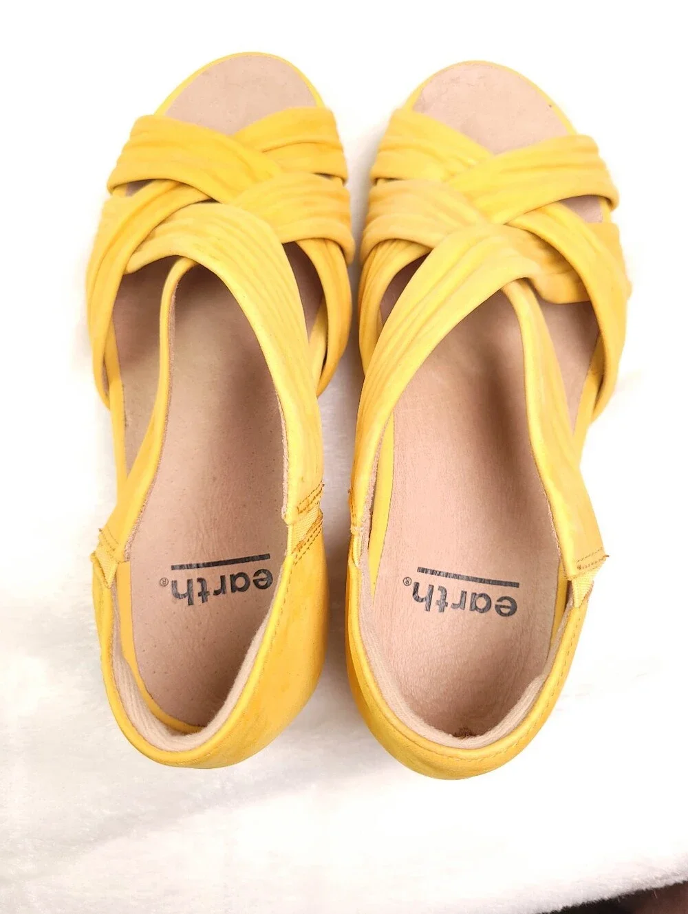 Earth Ficus Gemini Leather Yellow Wedge Open Toe Sandals 5 602861WBCK